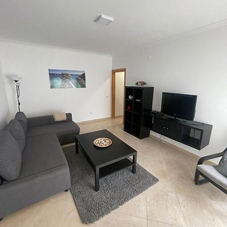 Cricket Apartments Фехео Екстериор снимка